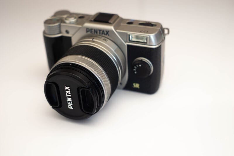 Pentax Q7 Mirrorless Camera and Lens